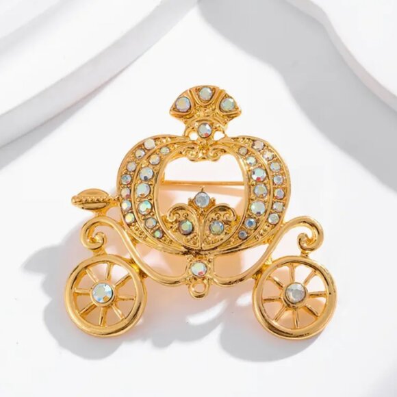 Cinderella Countryside Pumpkin Miniature carriage Vintage Style Crystal Brooch - Picture 3 of 3